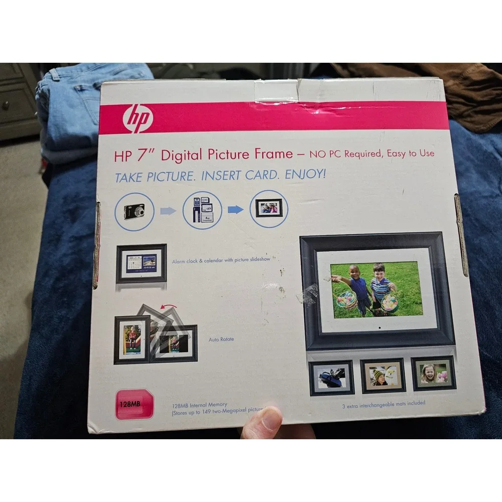 HP 7 inch Digital Picture Frame Black Wood df710c2 with Remote and Extra Mats